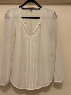 Banana Republic Ivory Pintuck V-Neck Long-Sleeve Blouse